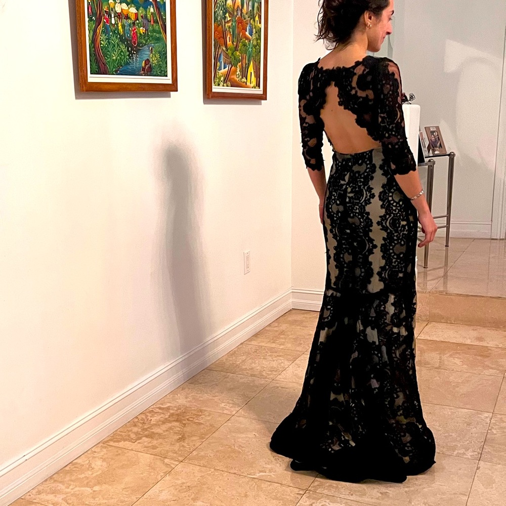 Alice + Olivia Lace Gown, US 2